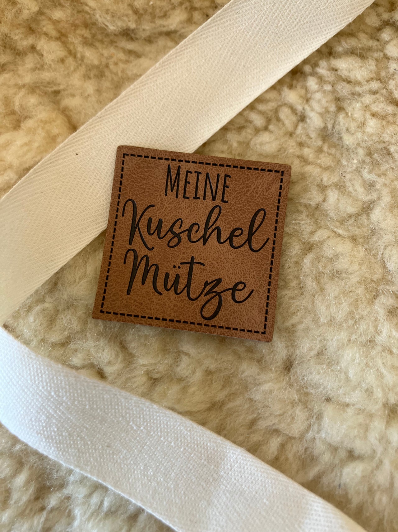 Kunstlederlabel "Kuschelmütze"