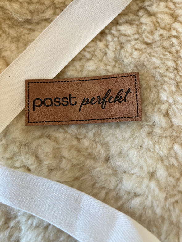 Kunstlederlabel "Passt perfekt"